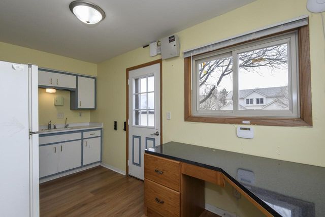 325 Sentinel DRIVE, Waukesha, WI 53189