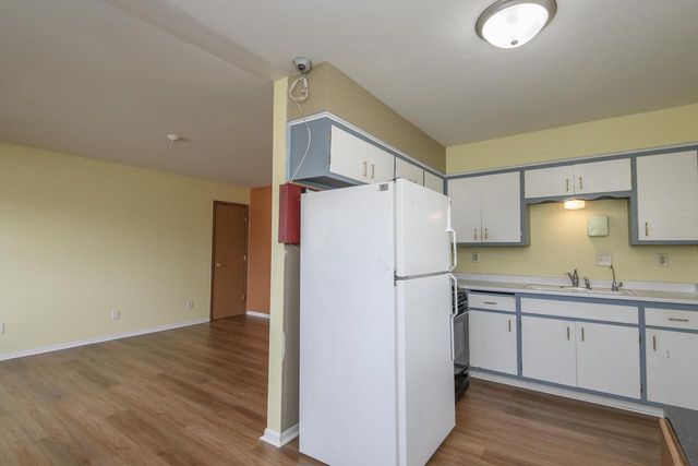 325 Sentinel DRIVE, Waukesha, WI 53189