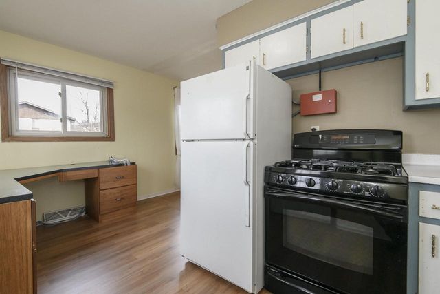 325 Sentinel DRIVE, Waukesha, WI 53189