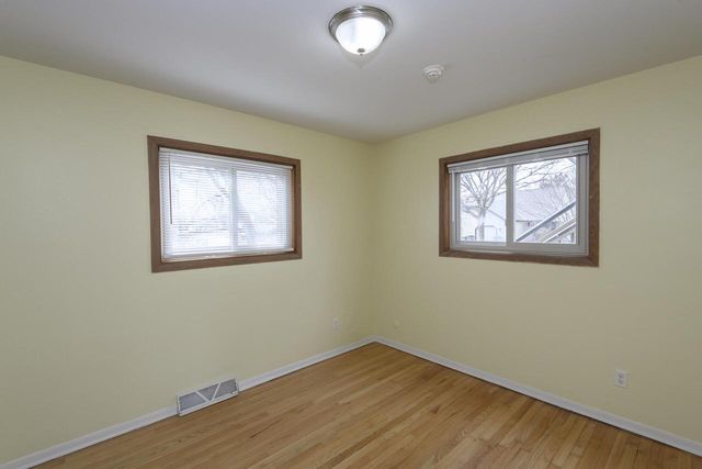 325 Sentinel DRIVE, Waukesha, WI 53189