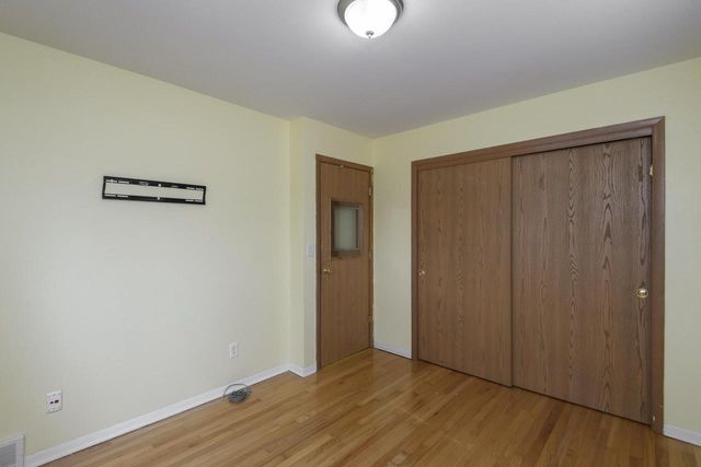 325 Sentinel DRIVE, Waukesha, WI 53189