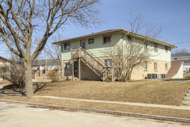 325 Sentinel DRIVE, Waukesha, WI 53189