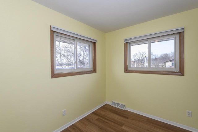 325 Sentinel DRIVE, Waukesha, WI 53189