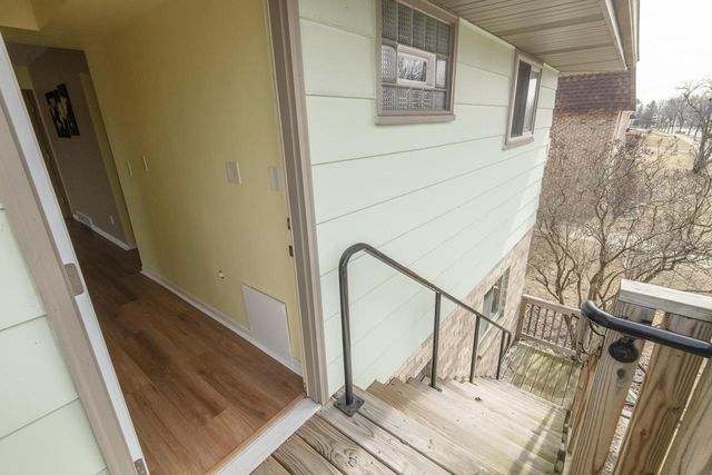 325 Sentinel DRIVE, Waukesha, WI 53189