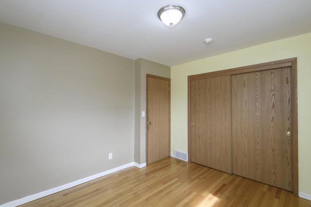 325 Sentinel DRIVE, Waukesha, WI 53189