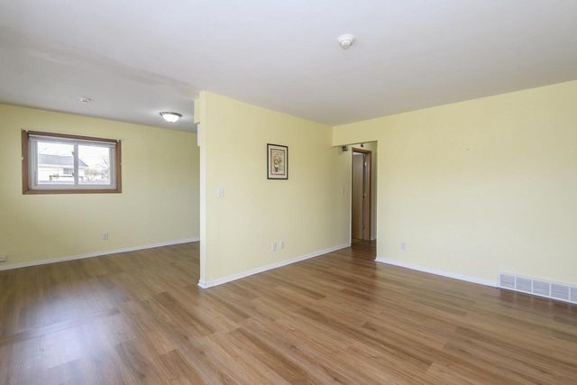 325 Sentinel DRIVE, Waukesha, WI 53189