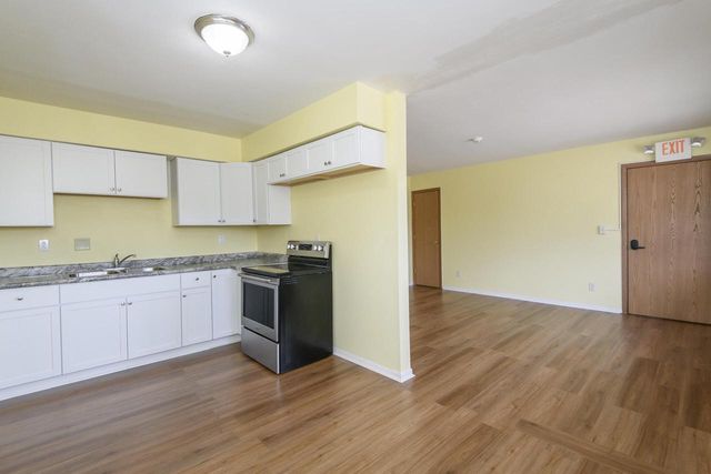 325 Sentinel DRIVE, Waukesha, WI 53189