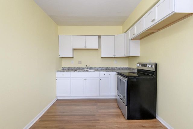 325 Sentinel DRIVE, Waukesha, WI 53189