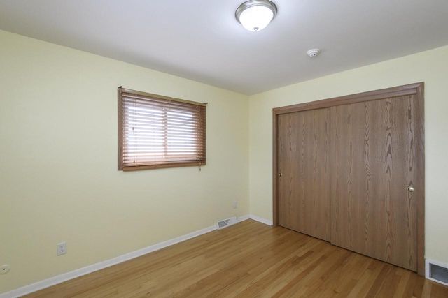 325 Sentinel DRIVE, Waukesha, WI 53189