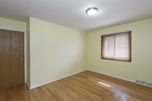 325 Sentinel DRIVE, Waukesha, WI 53189