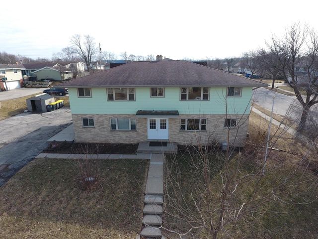 325 Sentinel DRIVE, Waukesha, WI 53189