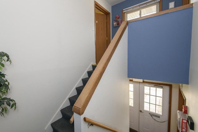 325 Sentinel DRIVE, Waukesha, WI 53189