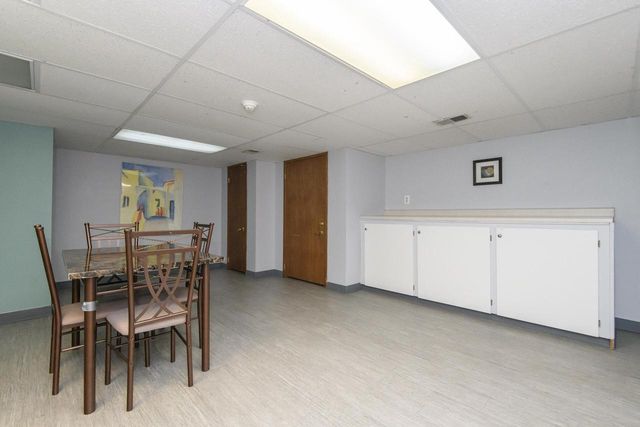 325 Sentinel DRIVE, Waukesha, WI 53189