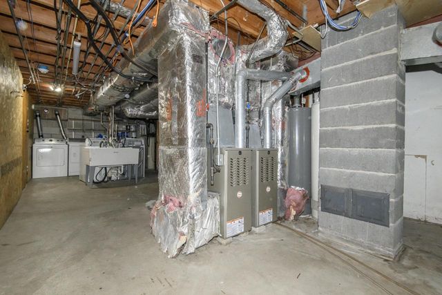 325 Sentinel DRIVE, Waukesha, WI 53189