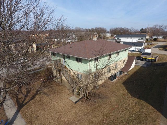 325 Sentinel DRIVE, Waukesha, WI 53189