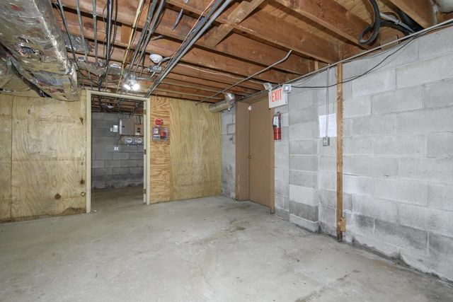 325 Sentinel DRIVE, Waukesha, WI 53189