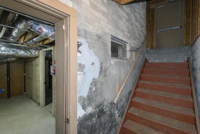 325 Sentinel DRIVE, Waukesha, WI 53189