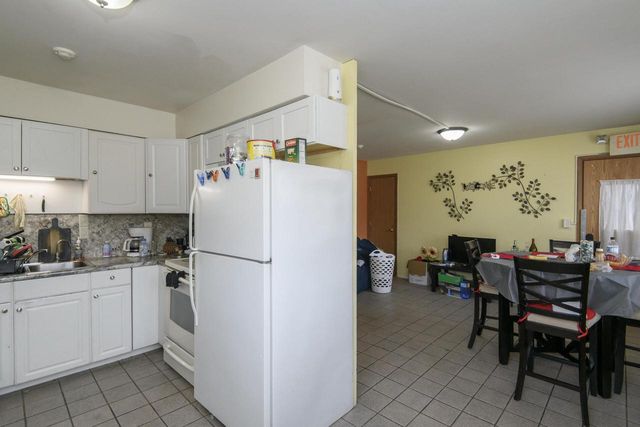 325 Sentinel DRIVE, Waukesha, WI 53189