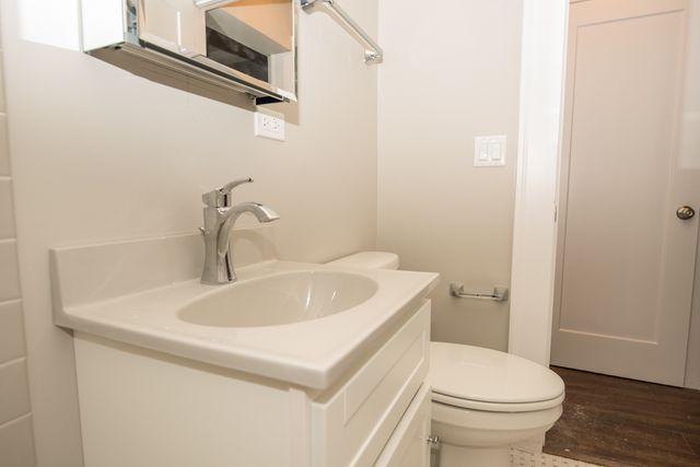 817 W Lakeside Place 208, Chicago, IL 60640