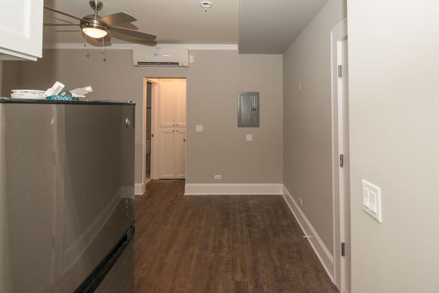 817 W Lakeside Place 208, Chicago, IL 60640