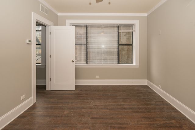 817 W Lakeside Place 208, Chicago, IL 60640