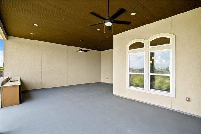 6502 Wesley Way, Corpus Christi, TX 78415