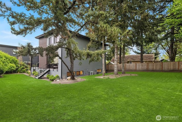7826 115th Place NE, Kirkland, WA 98033