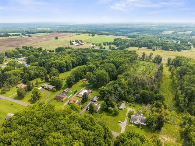 1090-94 N Darby Road, Hermitage, PA 16148