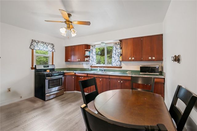 1090-94 N Darby Road, Hermitage, PA 16148