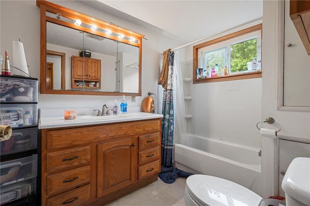 1090-94 N Darby Road, Hermitage, PA 16148