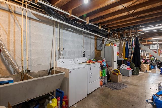 1090-94 N Darby Road, Hermitage, PA 16148