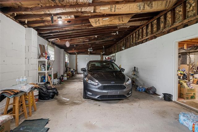 1090-94 N Darby Road, Hermitage, PA 16148