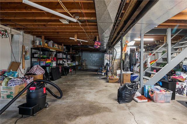 1090-94 N Darby Road, Hermitage, PA 16148