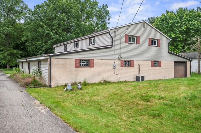 1090-94 N Darby Road, Hermitage, PA 16148