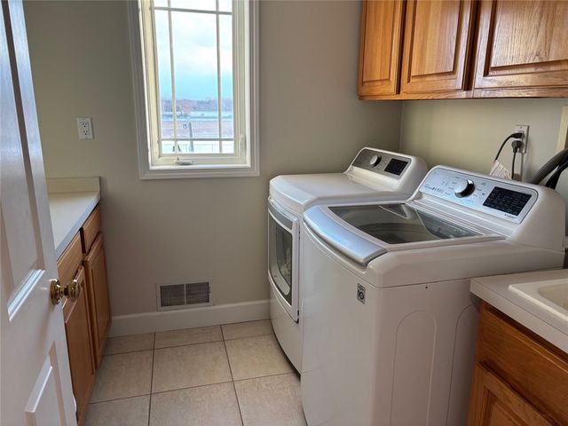 518 Manitou Beach Road, Greece, NY 14468