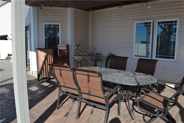 518 Manitou Beach Road, Greece, NY 14468