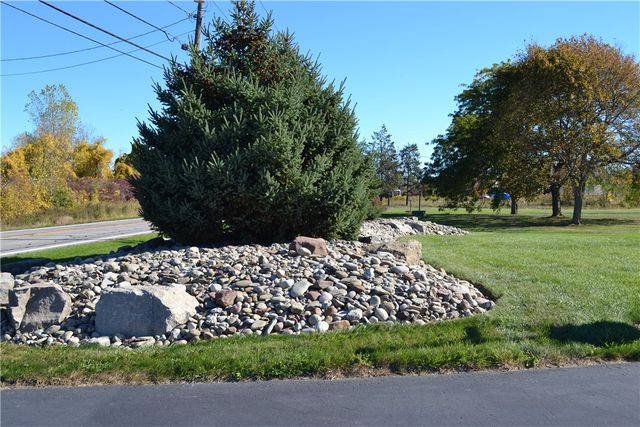 518 Manitou Beach Road, Greece, NY 14468