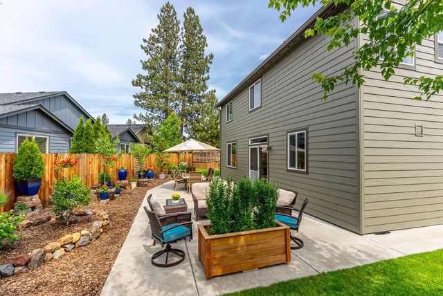 482 N Village Meadows Road, Sisters, OR 97759