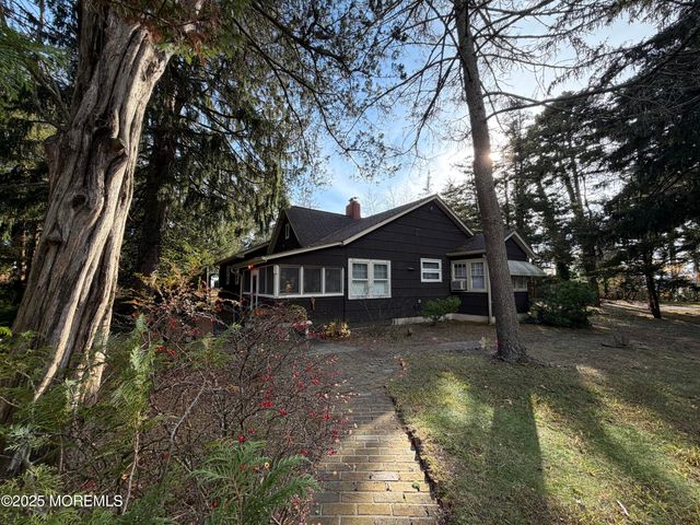 353 Arrowhead Drive, Brick, NJ 08724