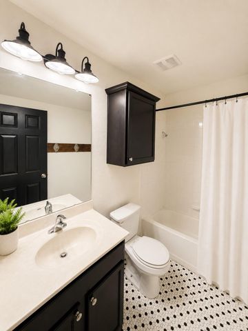 202 Mossberg LN, Bastrop, TX 78602