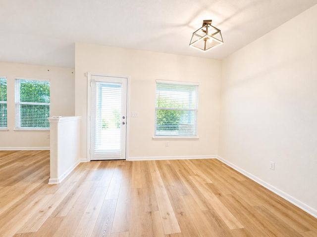 202 Mossberg LN, Bastrop, TX 78602
