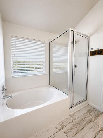202 Mossberg LN, Bastrop, TX 78602