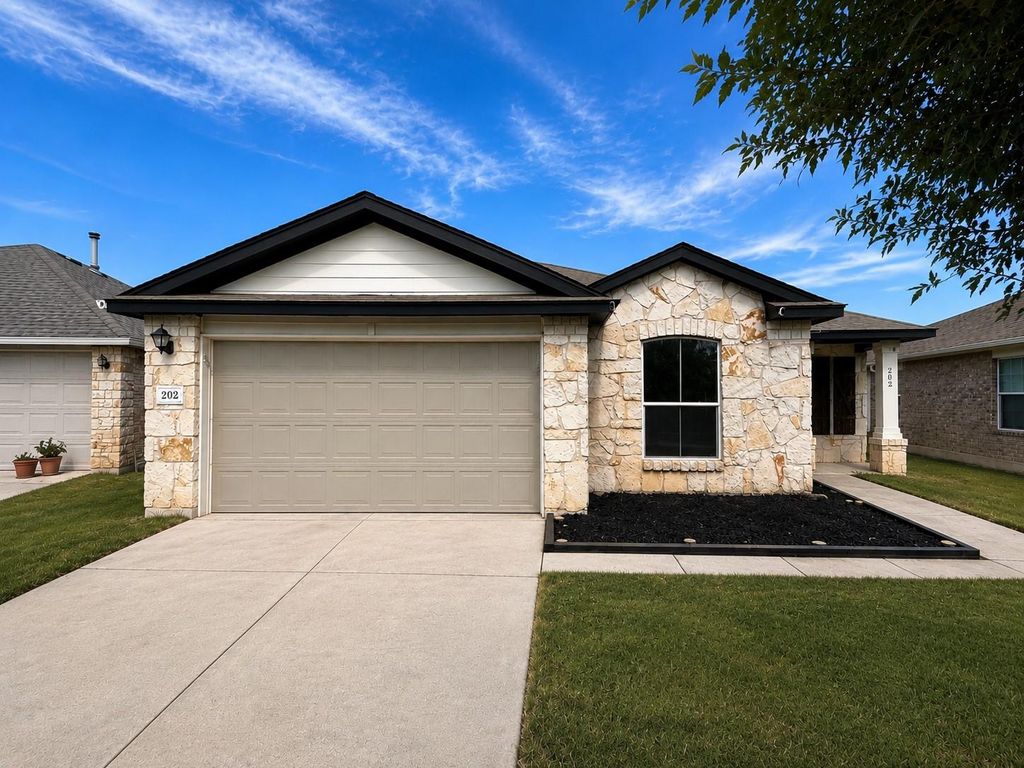 202 Mossberg LN, Bastrop, TX 78602
