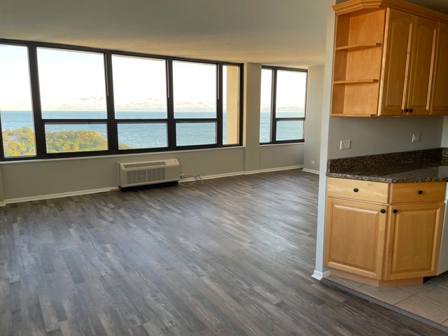 5100 N Marine Drive 27M, Chicago, IL 60640
