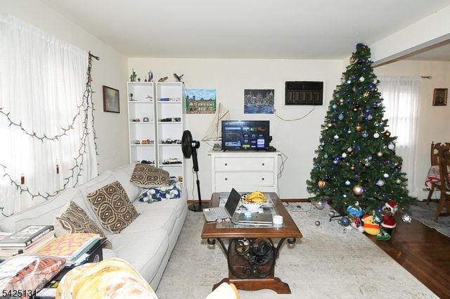 300 Kennedy Dr, Linden City, NJ 07036
