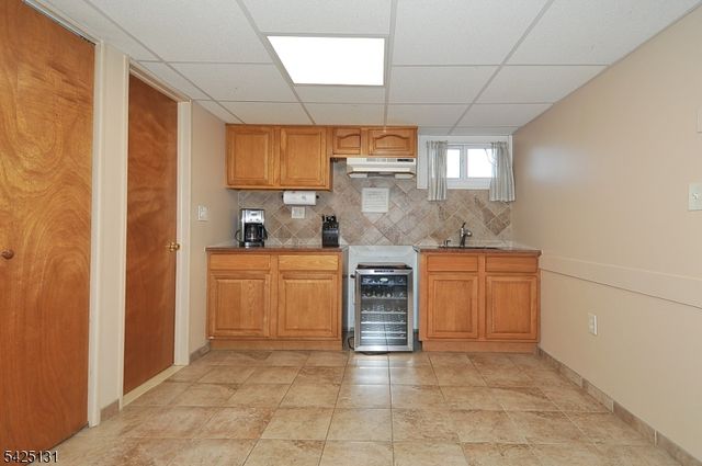 300 Kennedy Dr, Linden City, NJ 07036