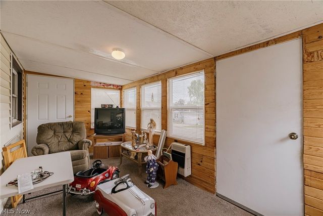 464 Jefferson Avenue, Barberton, OH 44203
