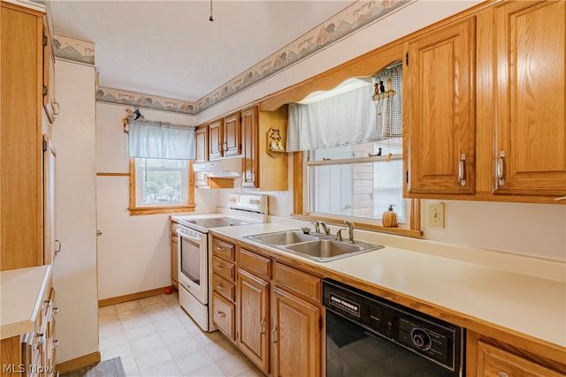 464 Jefferson Avenue, Barberton, OH 44203