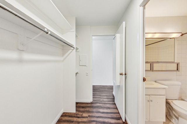 4343 N Clarendon Avenue 718, Chicago, IL 60613