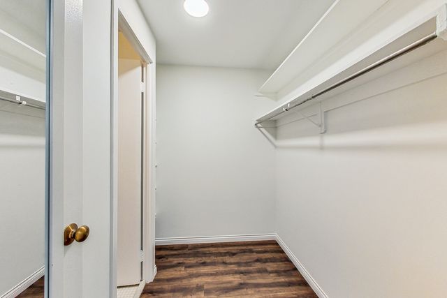 4343 N Clarendon Avenue 718, Chicago, IL 60613